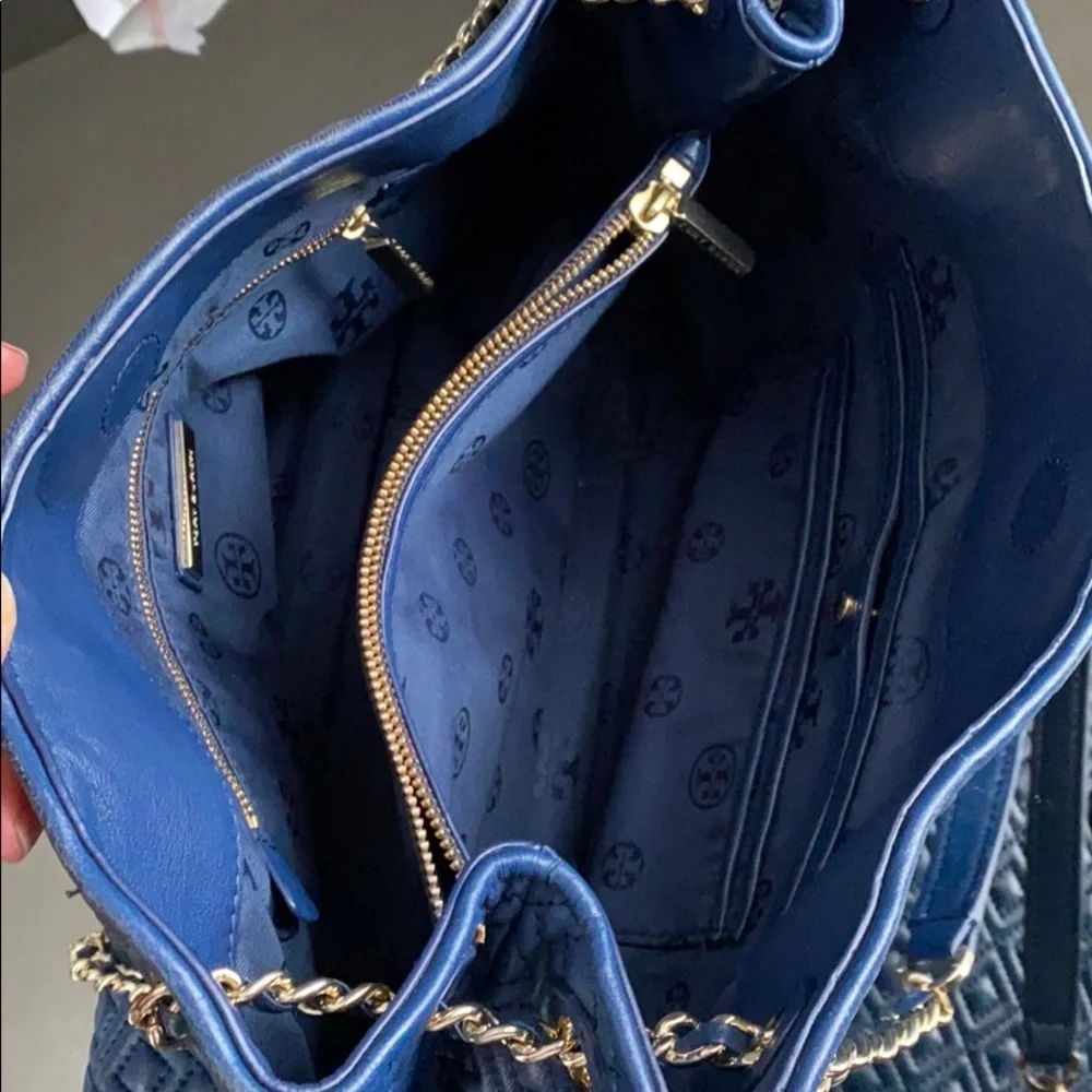 Tory Burch Quilted Diamond Tote - Navy Blue